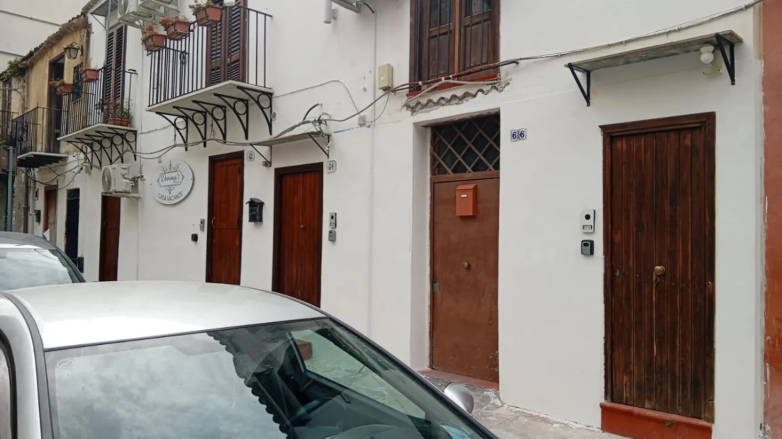 Demma' S Diamond Villa Palermo 0*,  Italy